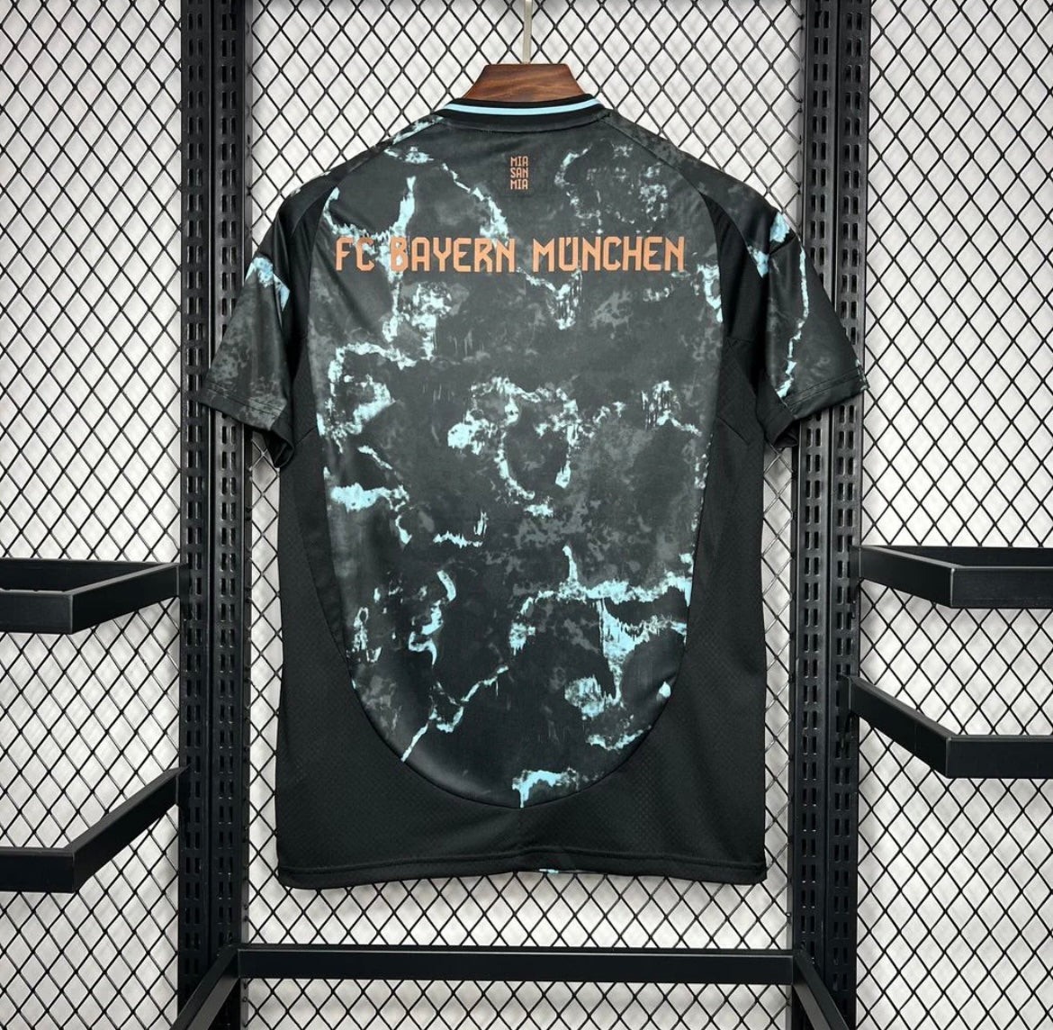 FC Bayern 2024/25 Extérieur