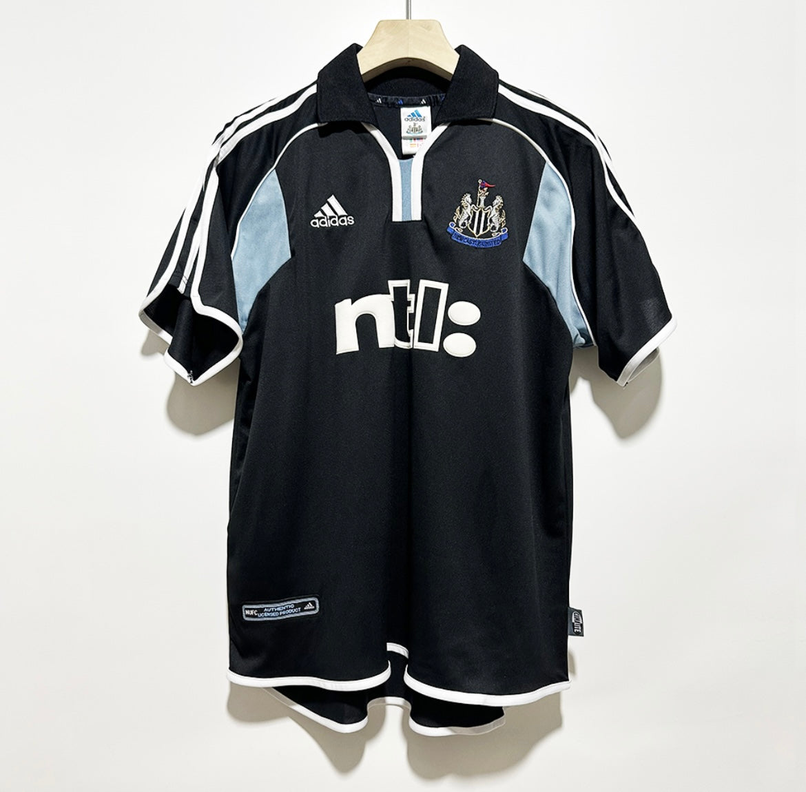 Newcastle 2000/01 Extérieur