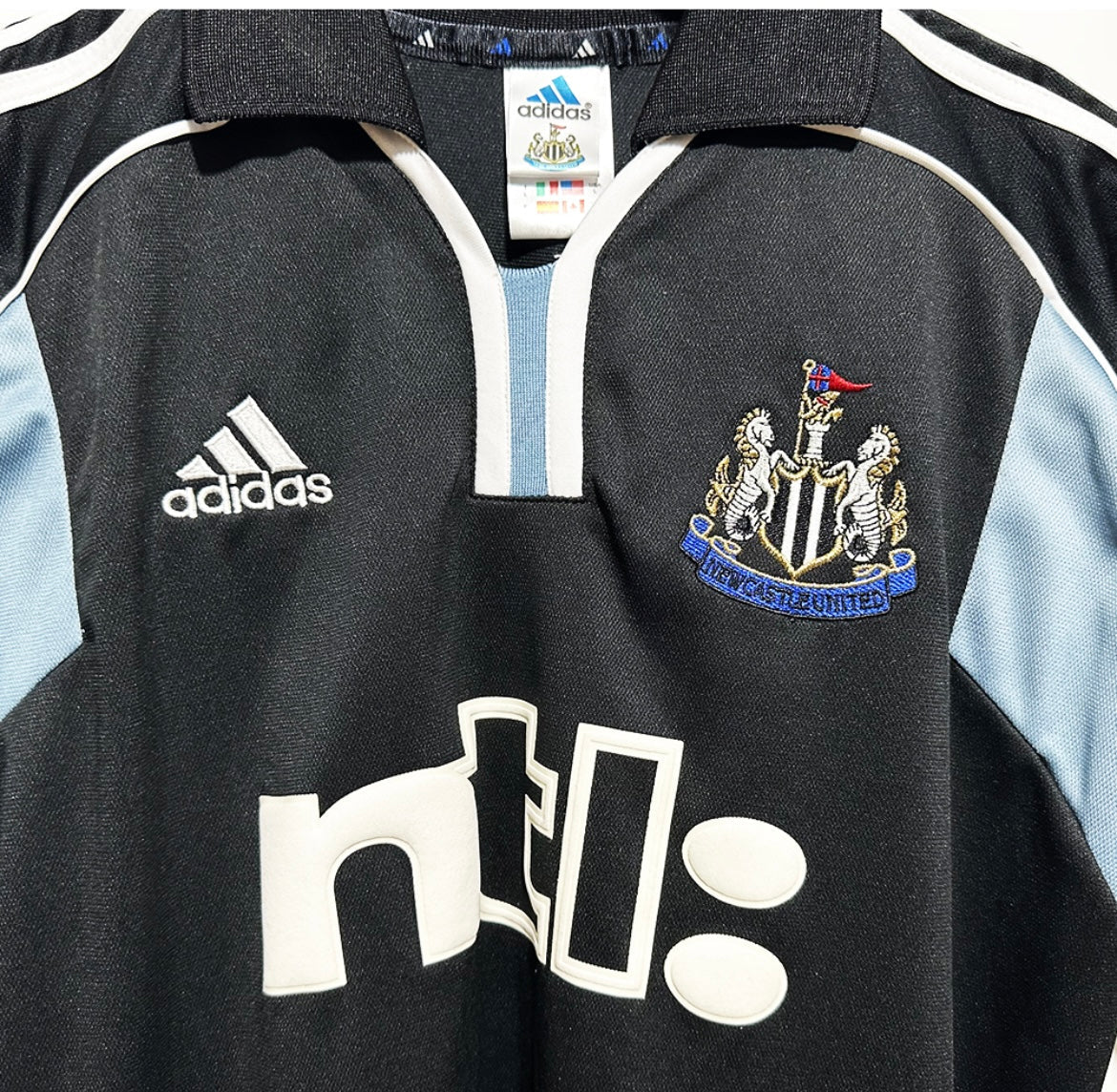 Newcastle 2000/01 Extérieur