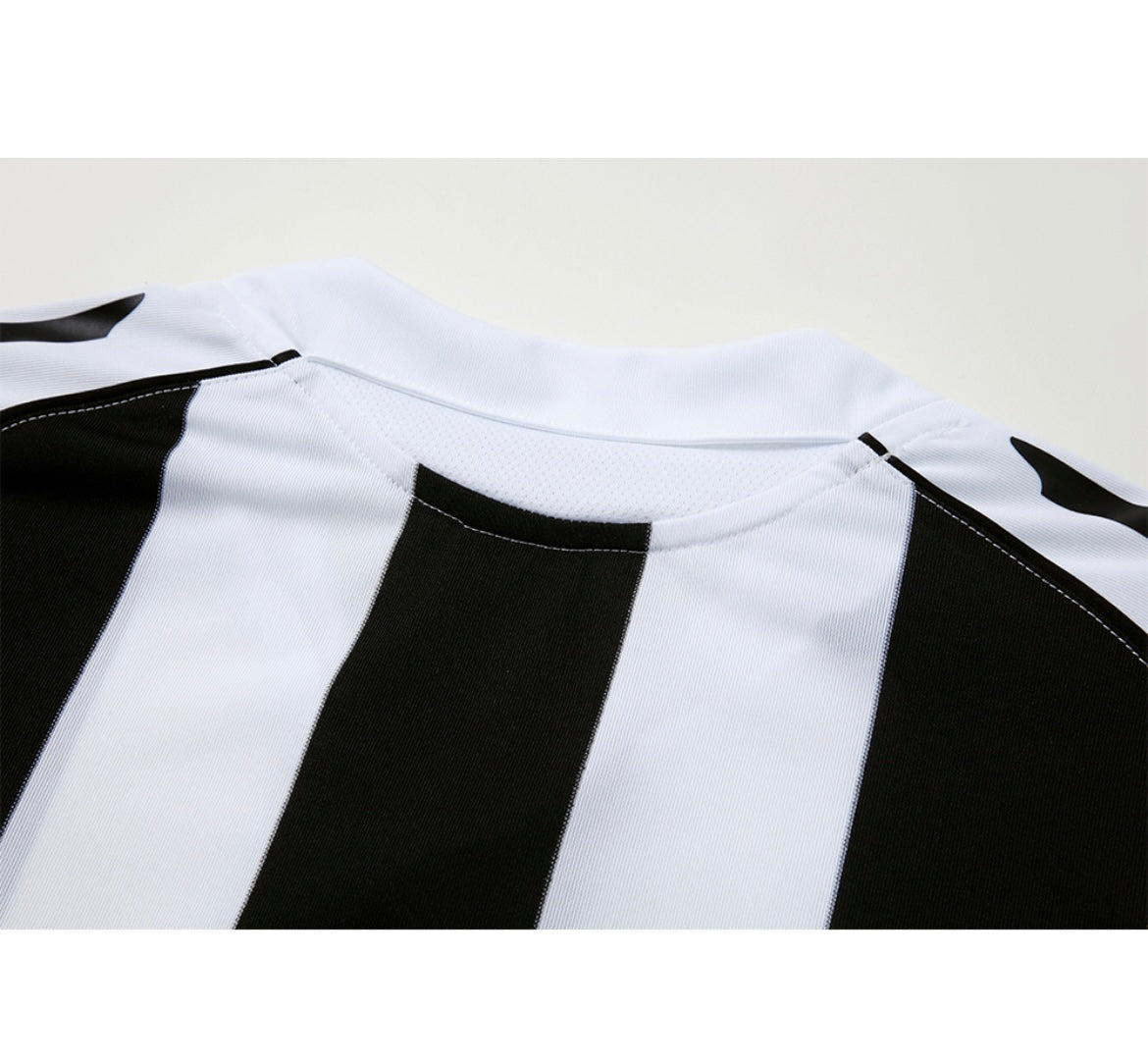 Newcastle 2004/05 Domicile