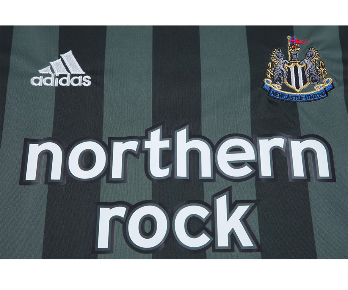 Newcastle 2004/05 Extérieur